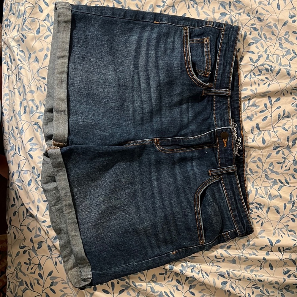 Universal Thread Jean Shorts size 32